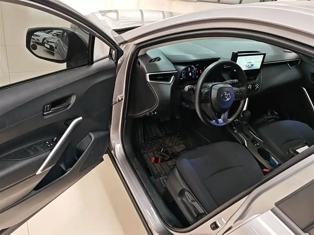 Toyota Corolla Cross 2024 — фото 16