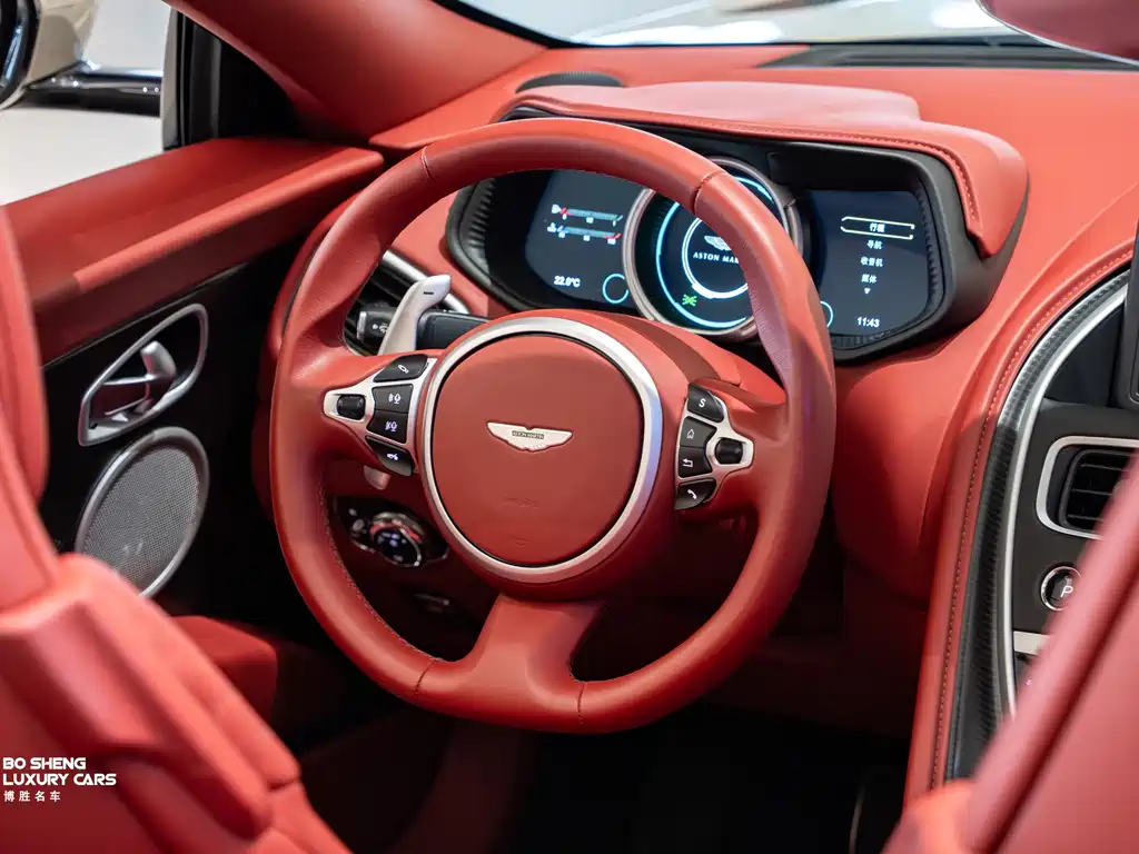 Aston Martin DB11 2018 — фото 15