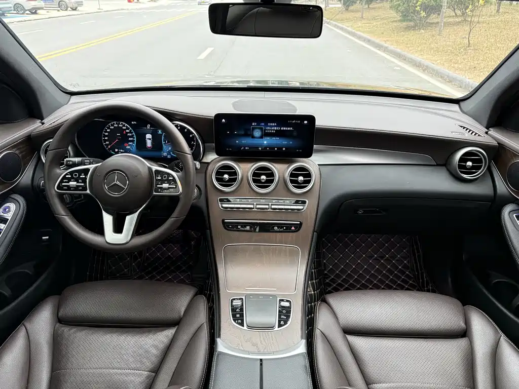 Mercedes-Benz GLC 2020 — фото 11