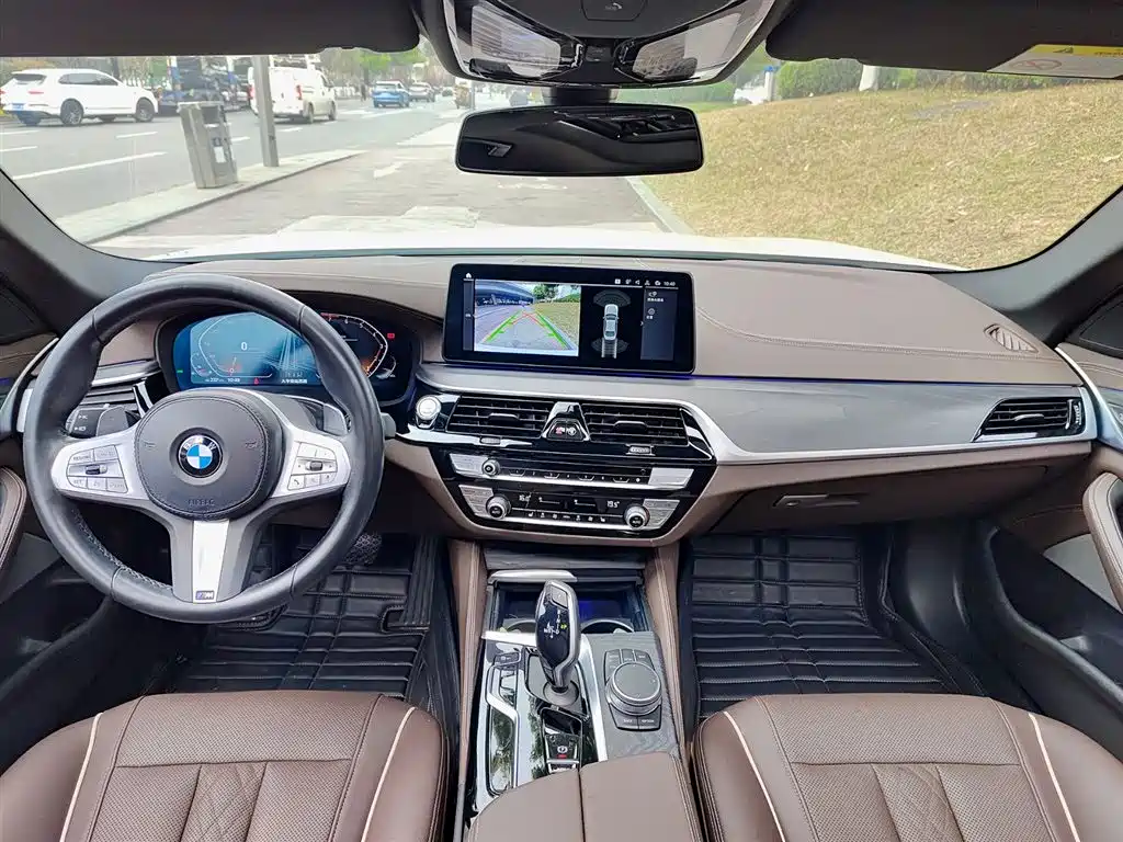 BMW 5 Series 2023 — фото 6