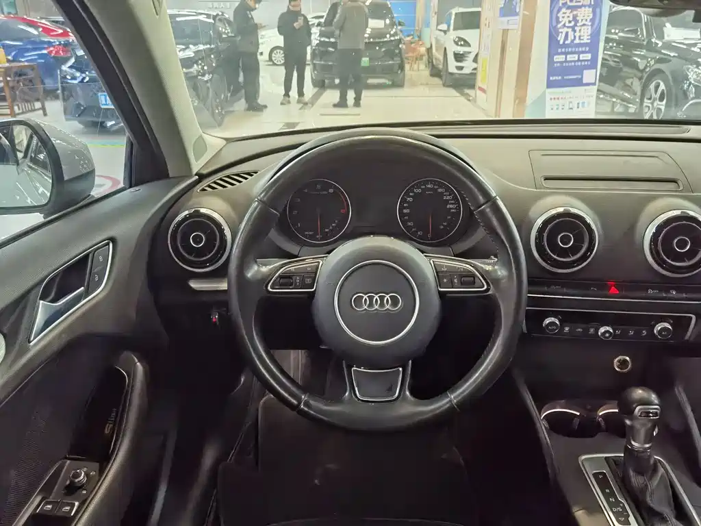 Audi A3 2018 — фото 13