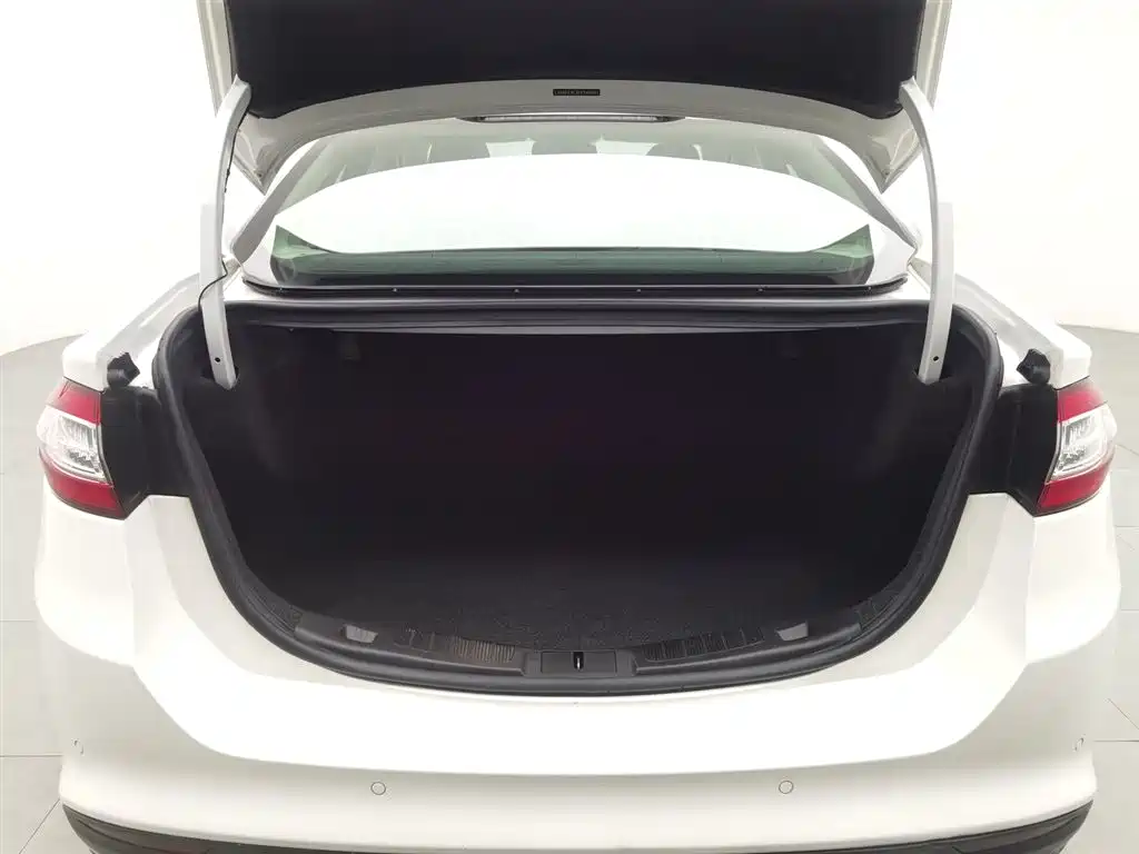 Ford Mondeo 2015 — фото 16