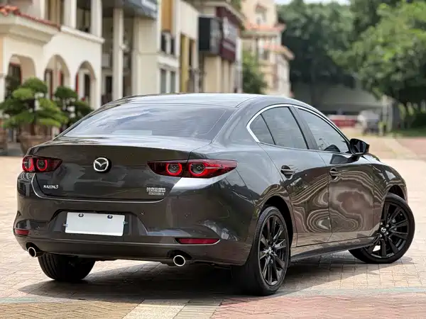 Mazda 3 Axela 2024