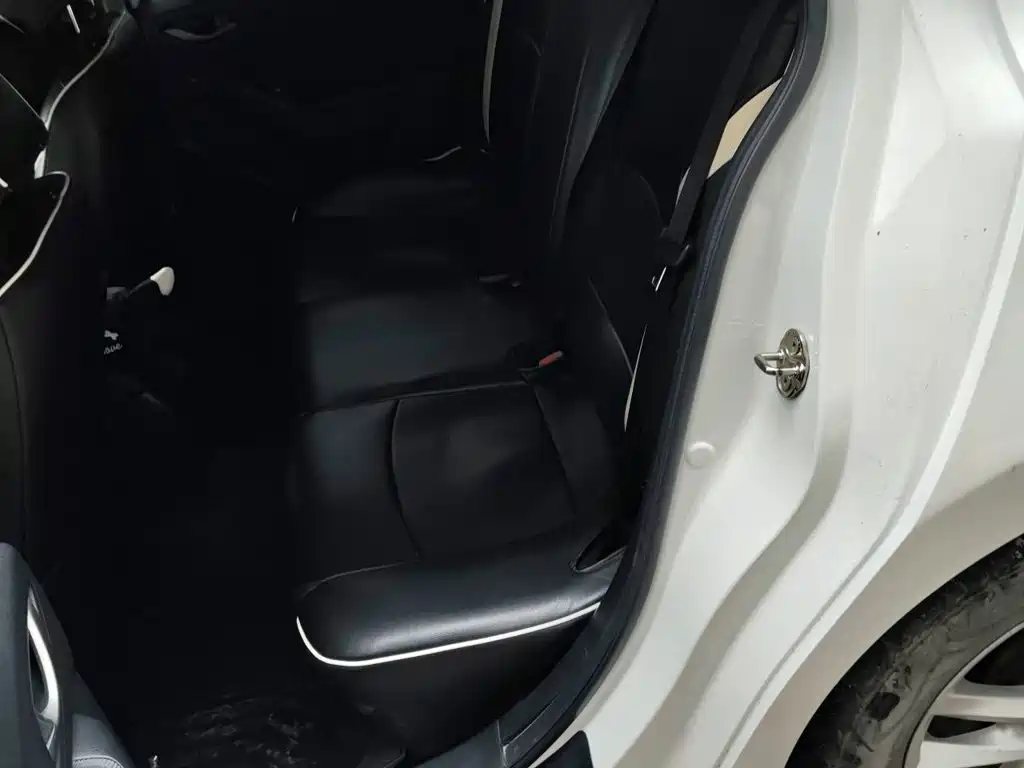 Mazda 3 Axela 2019 — фото 13