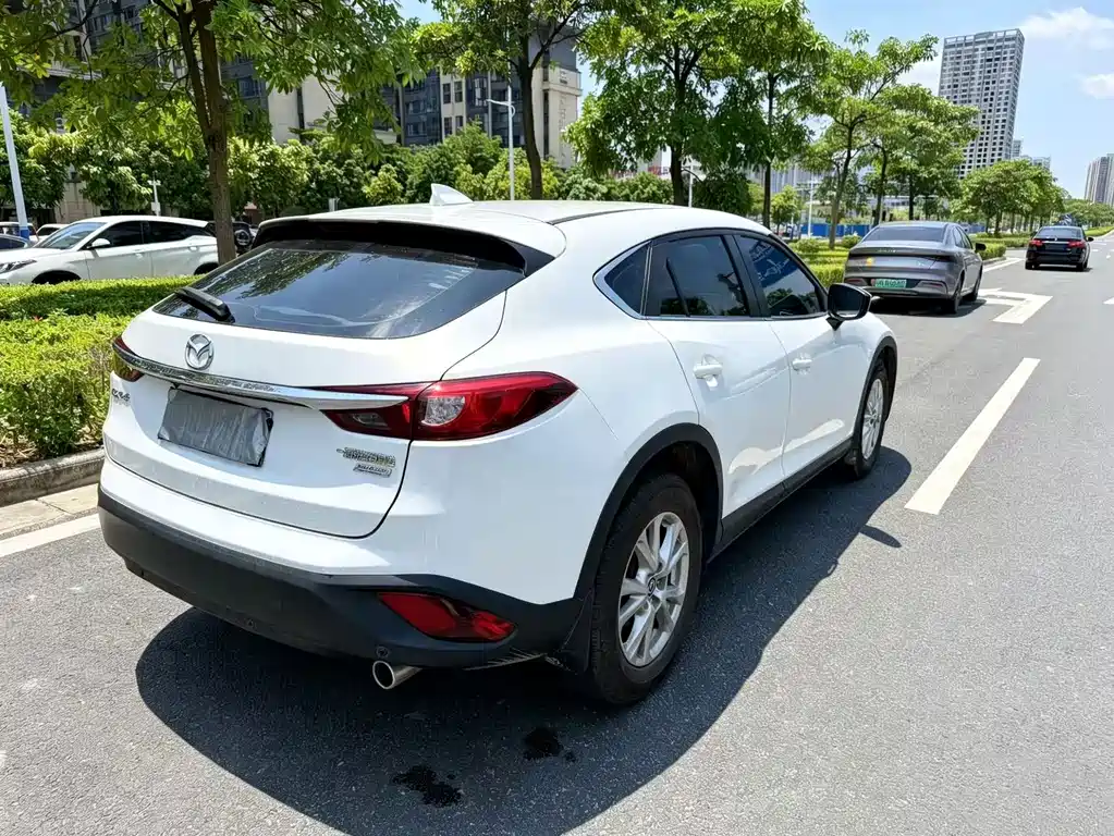 Mazda CX-4 2017 — фото 9