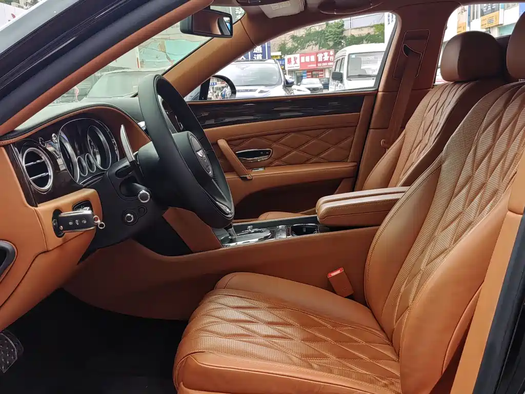 Bentley Flying Spur 2016 — фото 10
