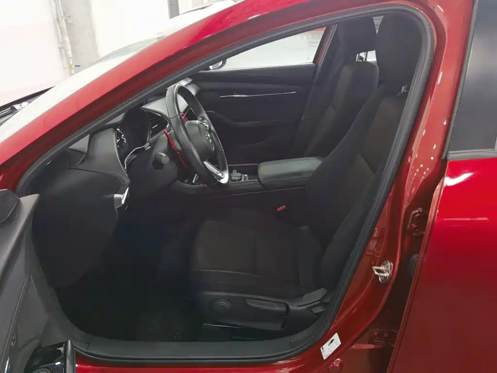 Mazda 3 Axela 2021 — фото 10