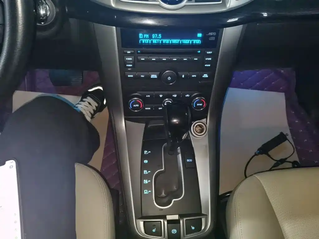 Chevrolet Captiva 2016 — фото 14