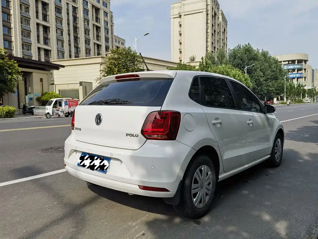 Volkswagen Polo 2017 — фото 16