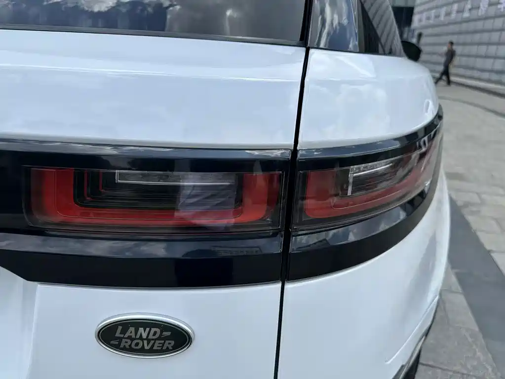 Land Rover Range Rover Velar 2019 — фото 38