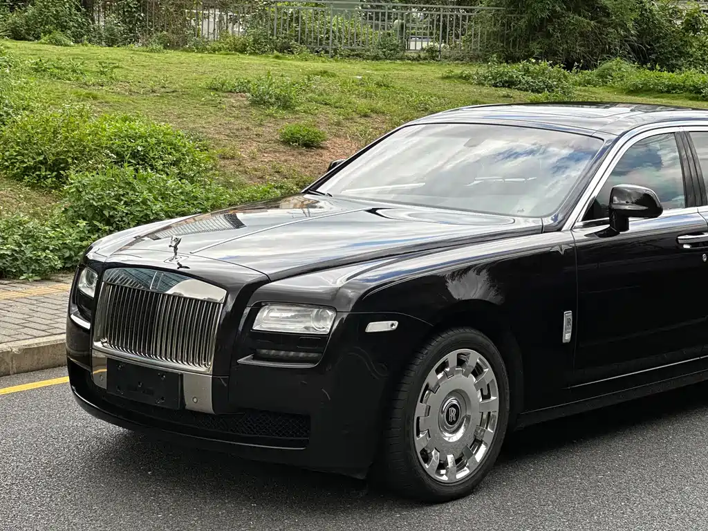 Rolls-Royce Ghost 2014 — фото 38