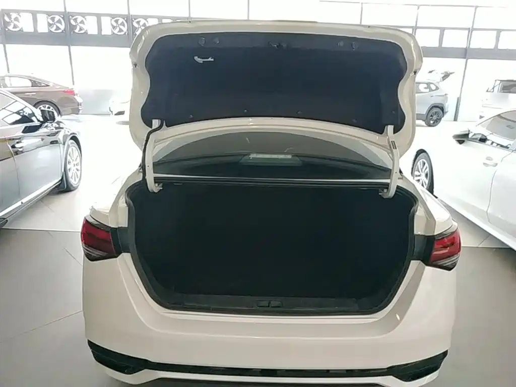 Nissan Sylphy 2023 — фото 15