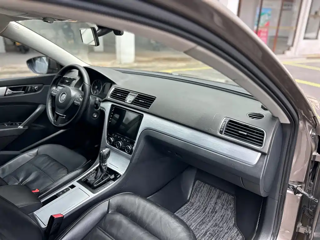 Volkswagen Passat 2015 — фото 28