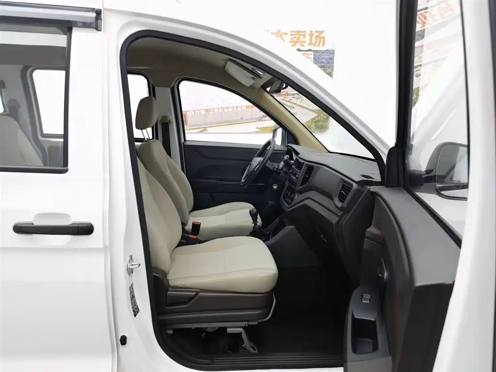 Wuling Hongguang V 2024 — фото 23
