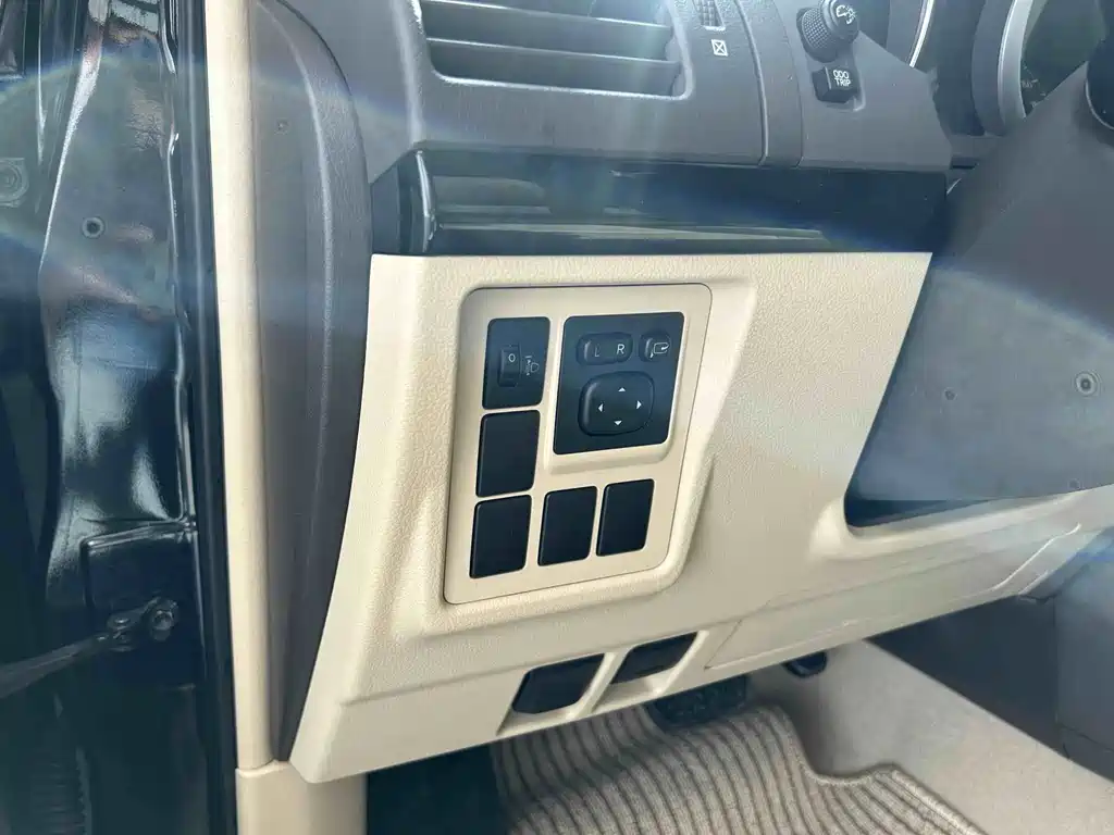 Toyota Prado 2015 — фото 18