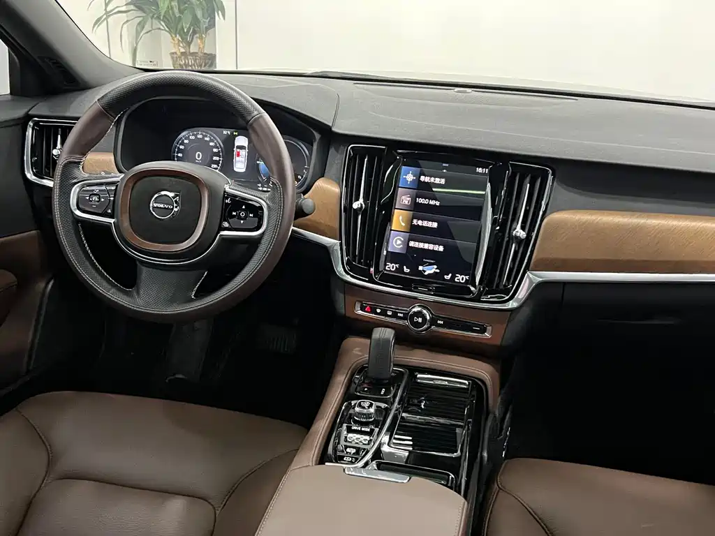 Volvo S90 PHEV 2021 — фото 16