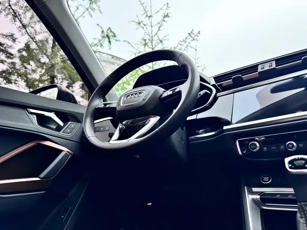 Audi Q3 2022 — фото 17