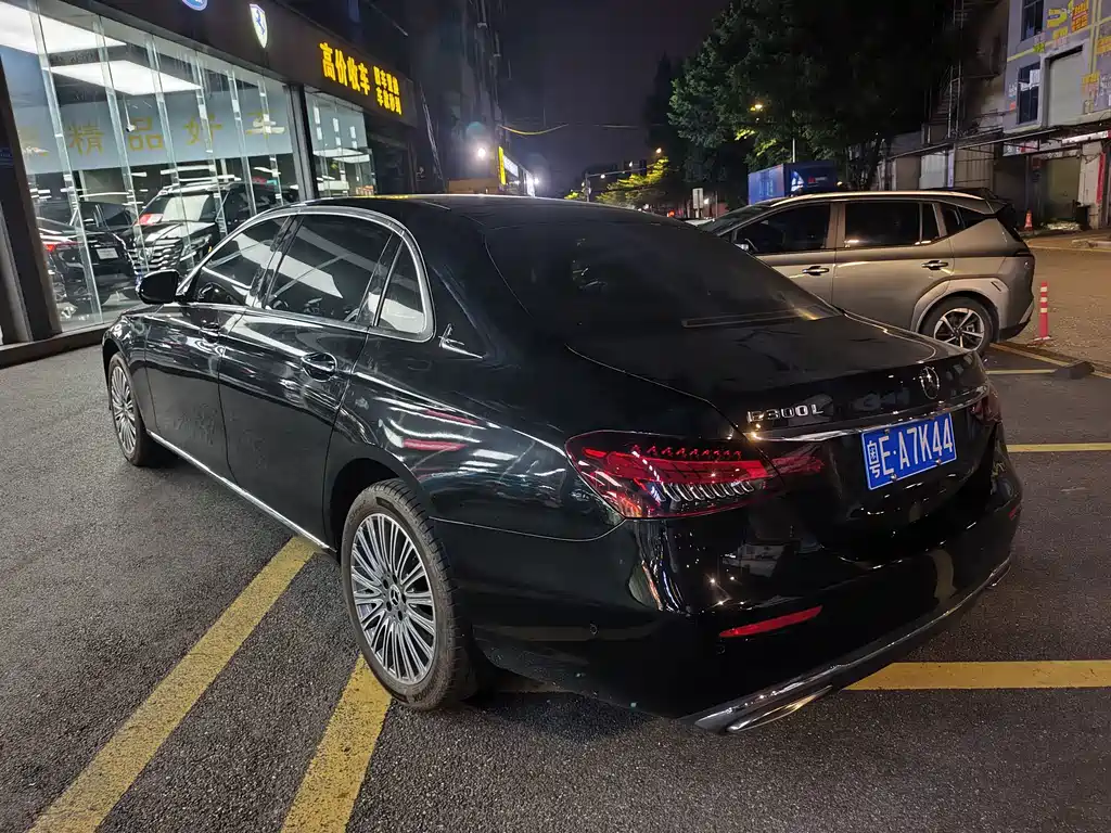 Mercedes-Benz E-Class 2022