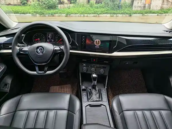 Volkswagen Passat 2022