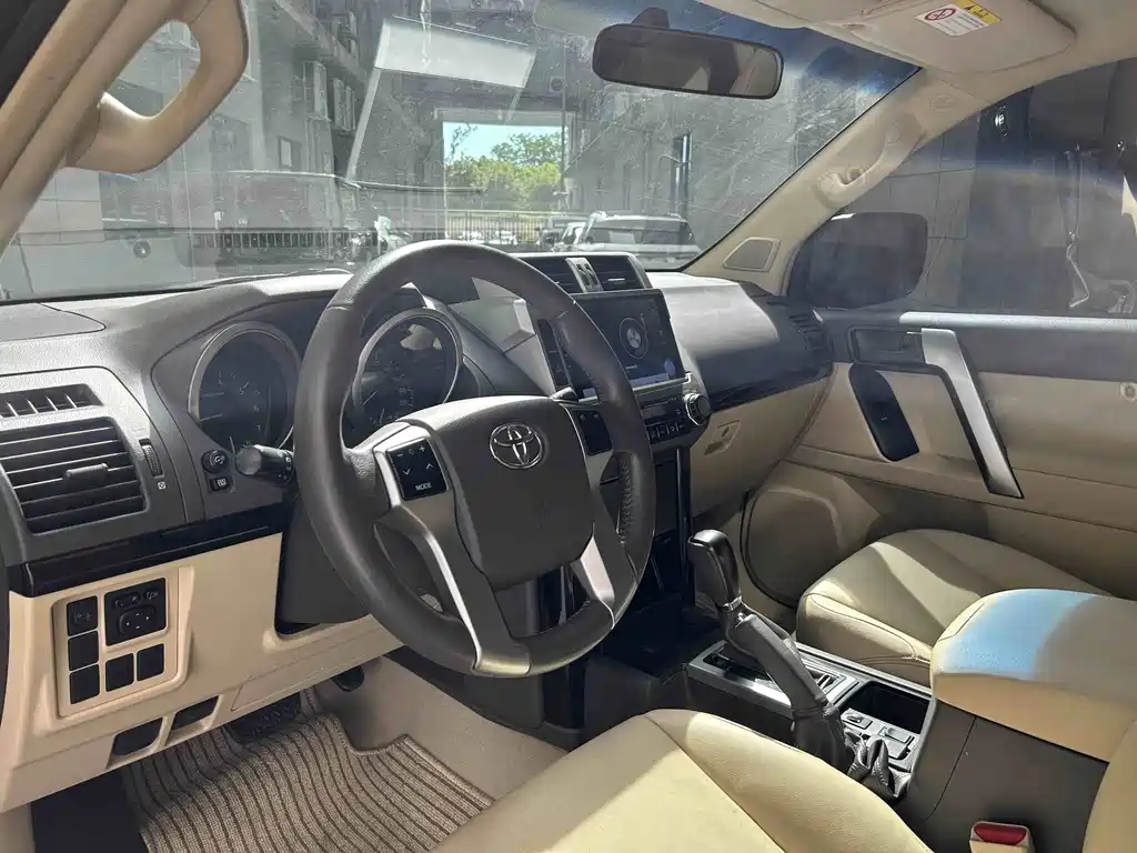Toyota Prado 2015 — фото 15