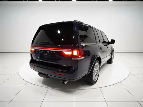 Lincoln Navigator 2016