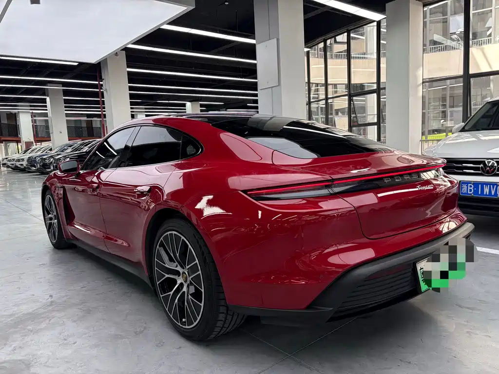 Porsche Taycan 2021 — фото 17