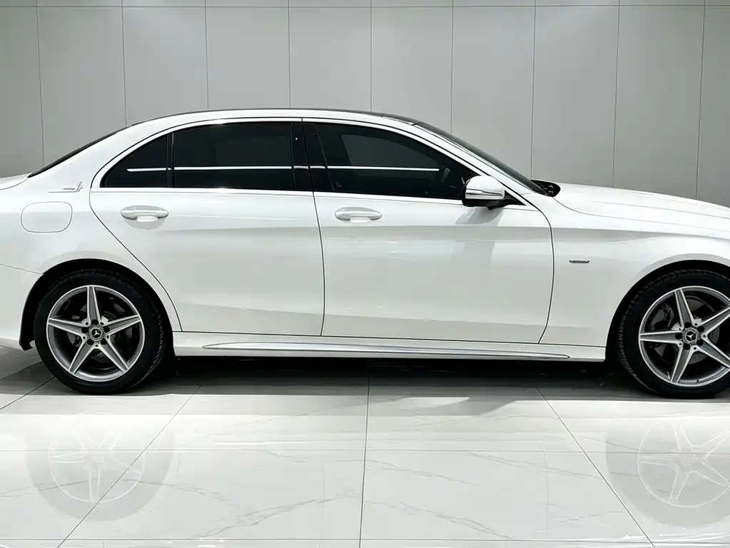 Mercedes-Benz C-Class 2018 — фото 9