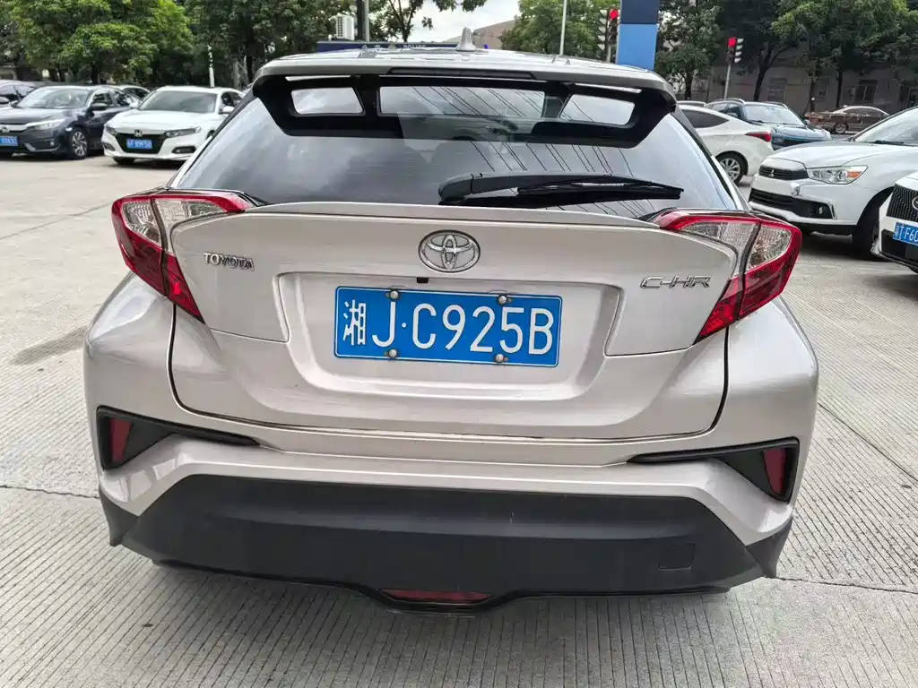 Toyota C-HR 2021 — фото 5