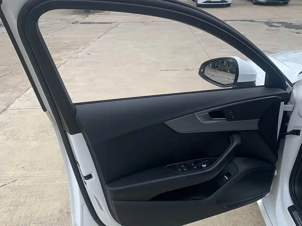 Audi A4L 2018