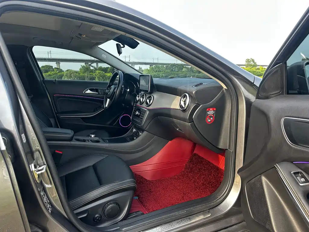 Mercedes-Benz GLA 2015 — фото 11