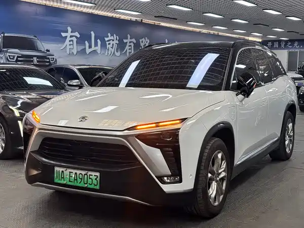 NIO ES8 2021