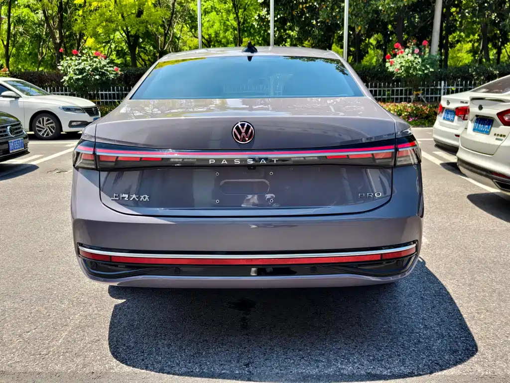 Volkswagen Passat 2024 — фото 12