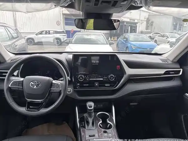 Toyota Highlander 2024