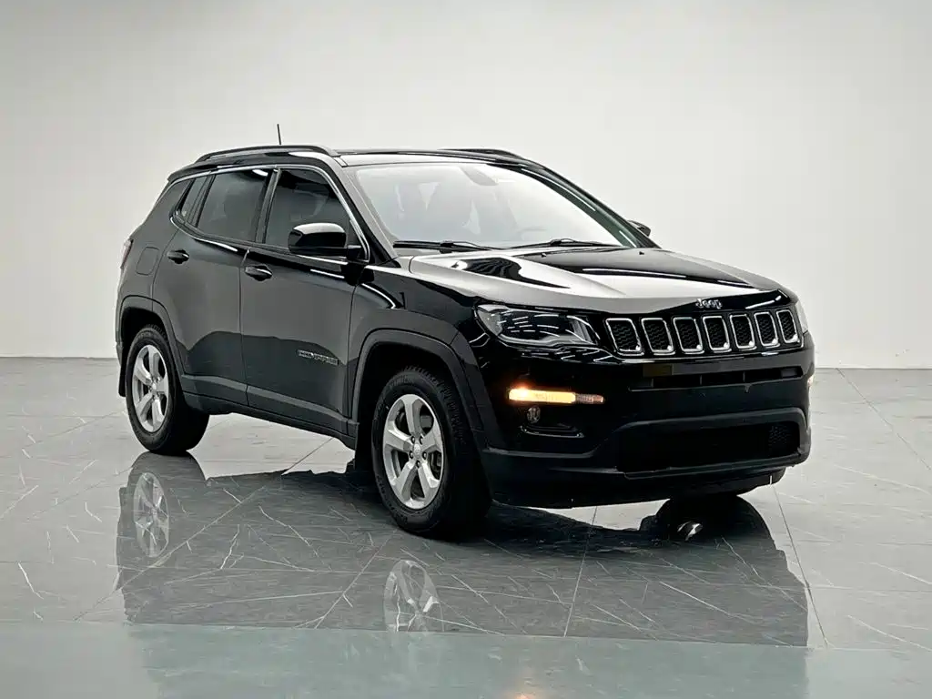 Jeep Compass 2017 — фото 8