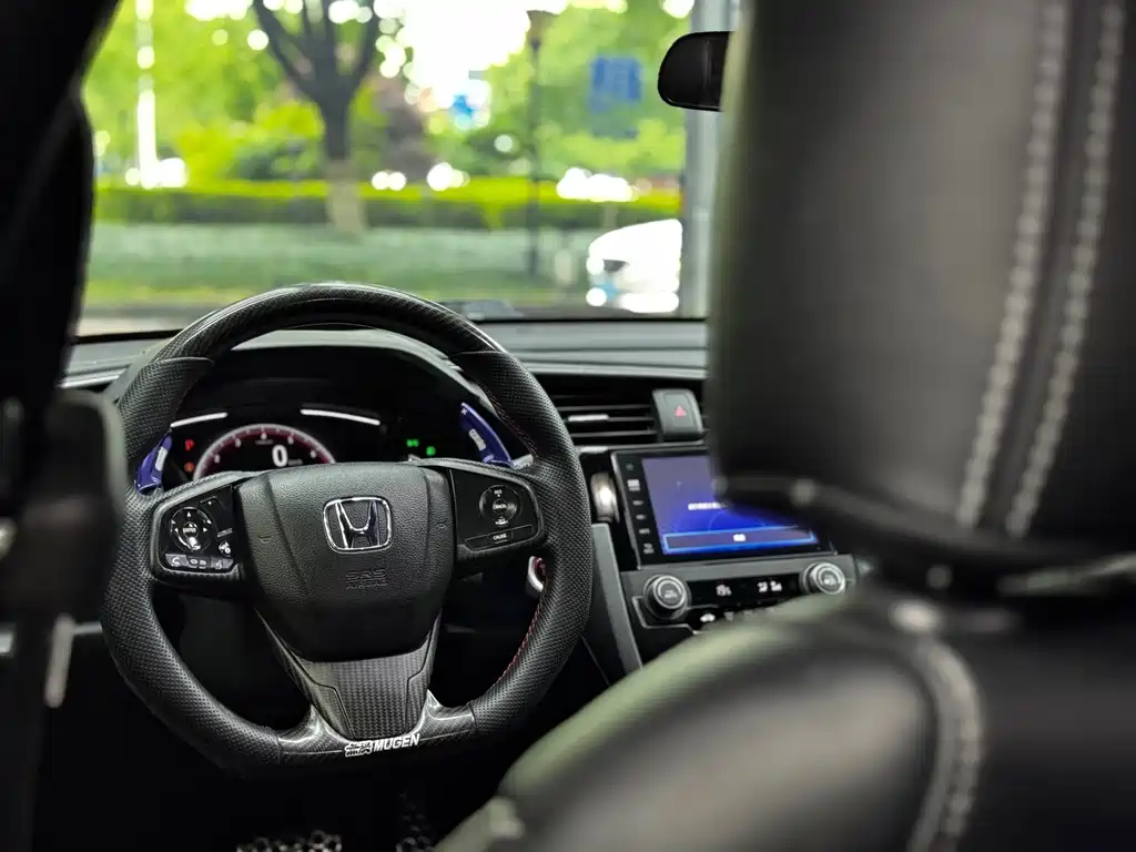 Honda Civic 2020 — фото 11
