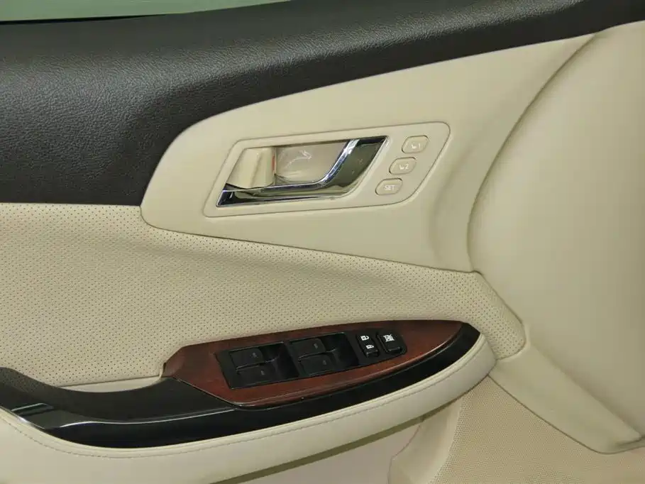 Toyota Crown 2013 — фото 20