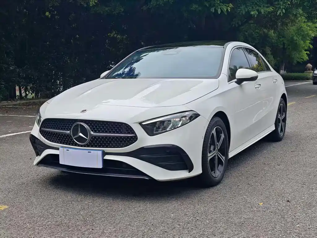 Mercedes-Benz A-Class 2024 — фото 3
