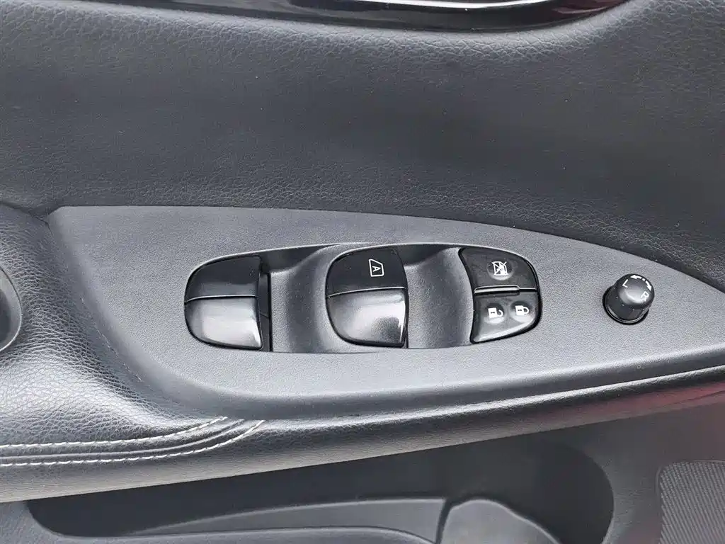 Nissan Tiida 2020 — фото 9