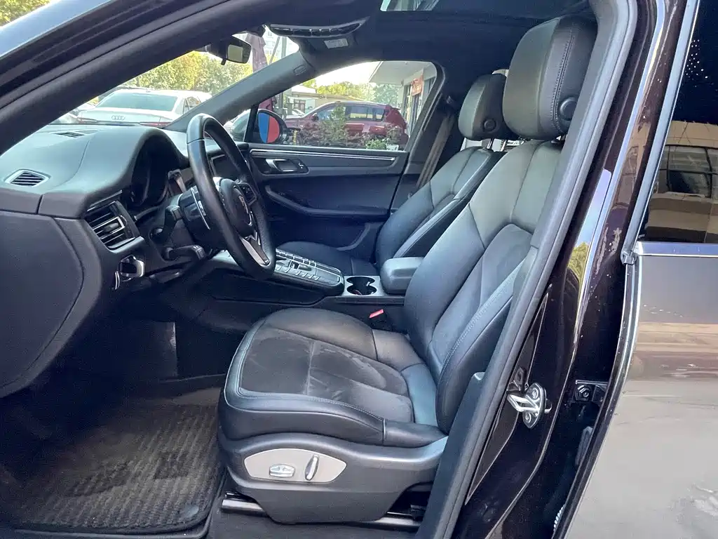 Porsche Macan 2019 — фото 13