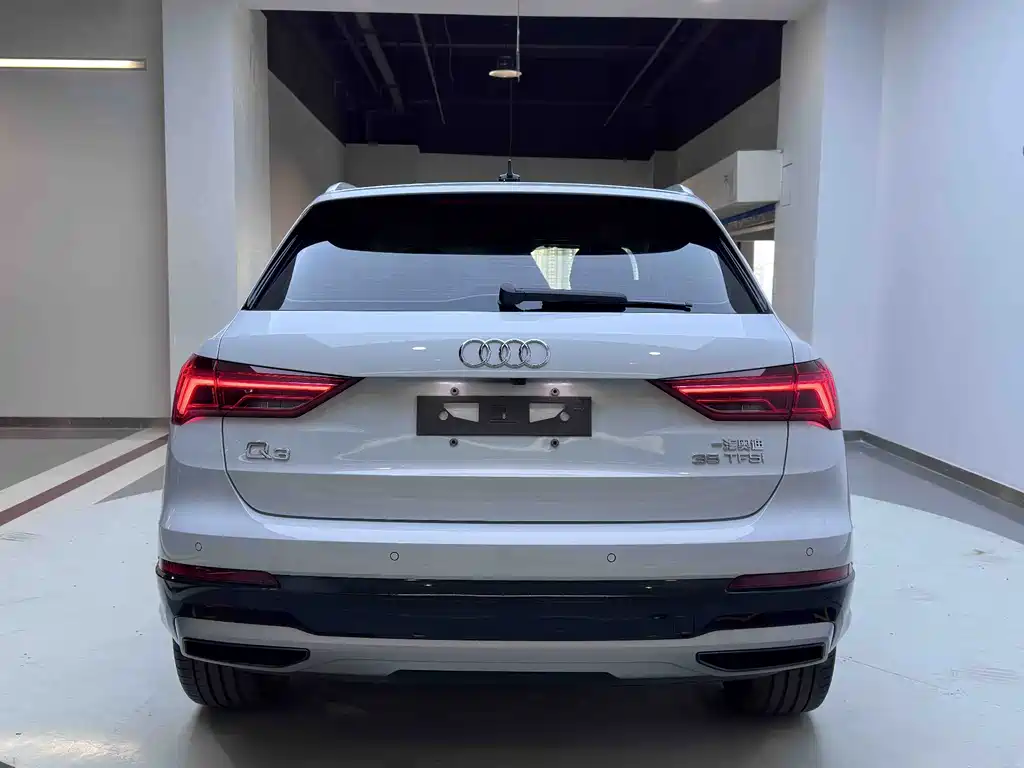 Audi Q3 2023 — фото 4