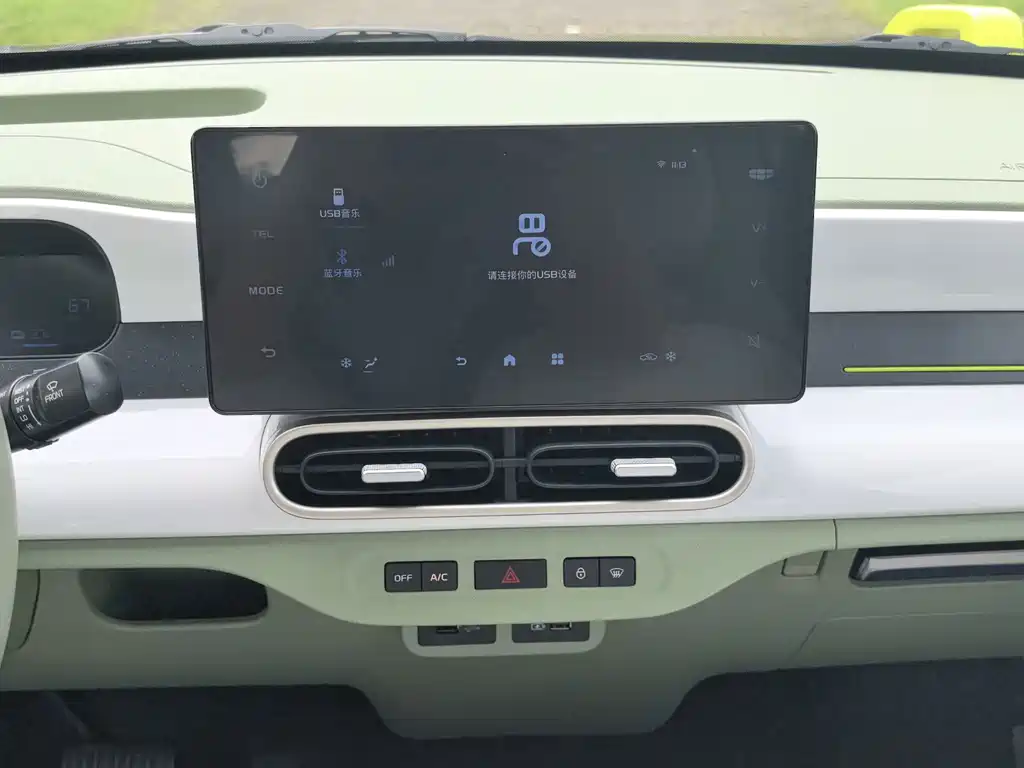 Geely Galaxy Panda 2025 — фото 12
