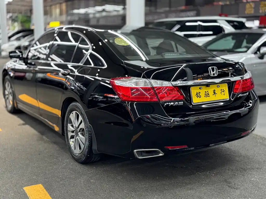 Honda Accord 2015 — фото 5