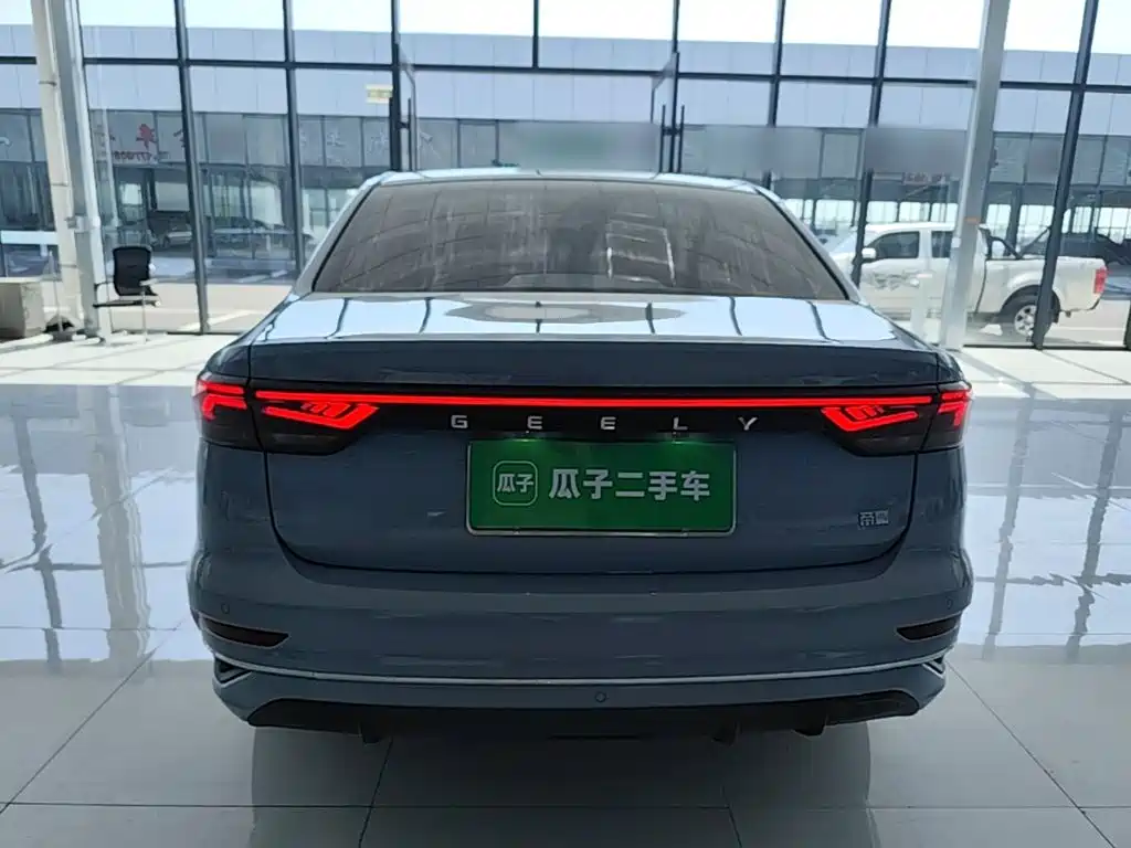Geely Emgrand 2023