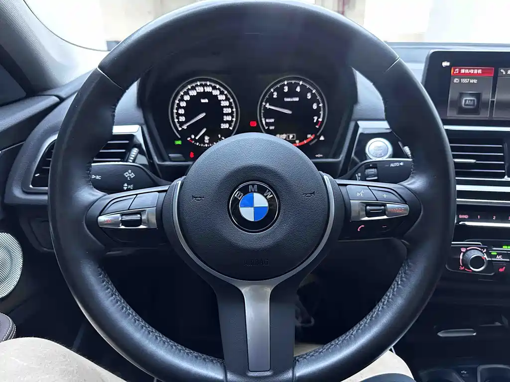 BMW 1 Series 2020 — фото 12