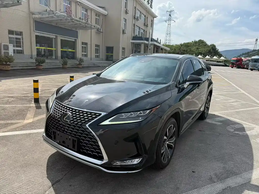 Lexus RX 2021 — фото 1