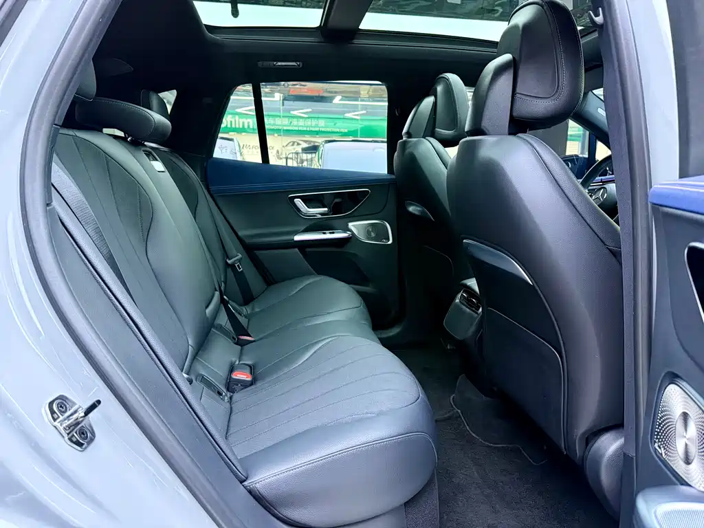 Mercedes-Benz EQE SUV 2023 — фото 13