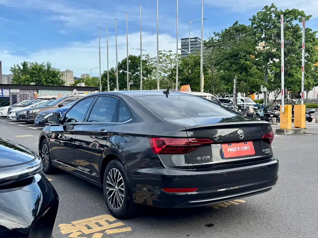 Volkswagen Sagitar 2021