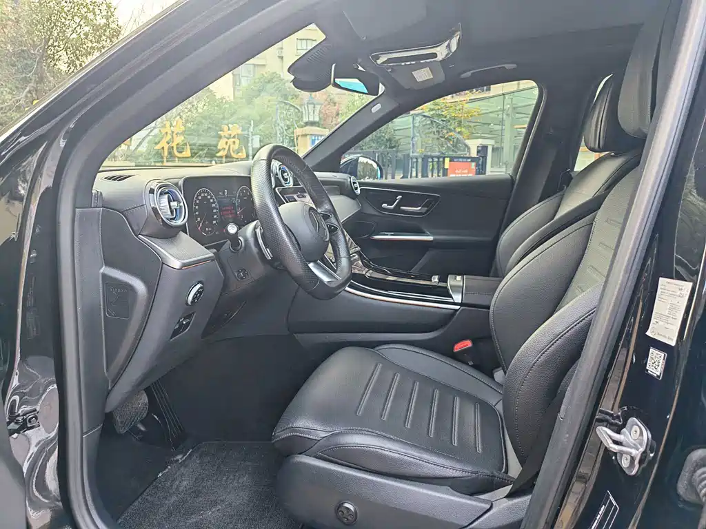 Mercedes-Benz GLC 2023