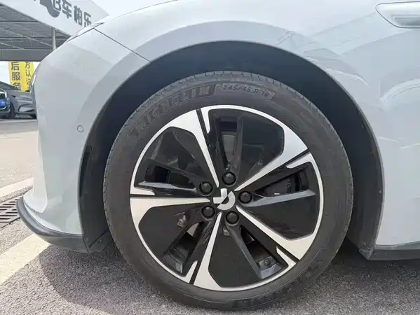 NIO ET5T 2024
