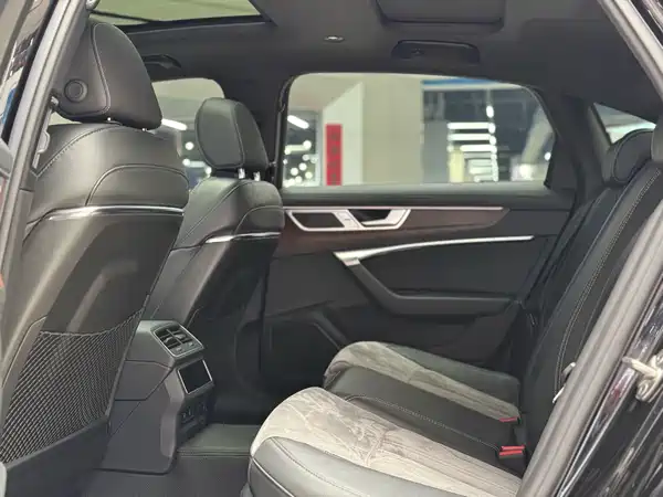 Audi A6L 2022